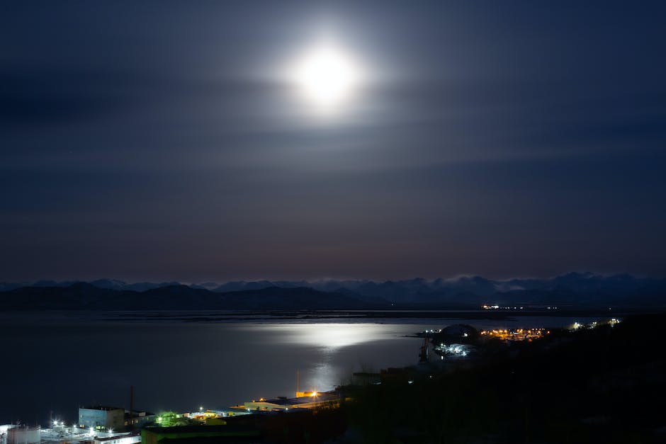A stunning view of the Moonlight Beach Inn overlooking the Pacific Ocean